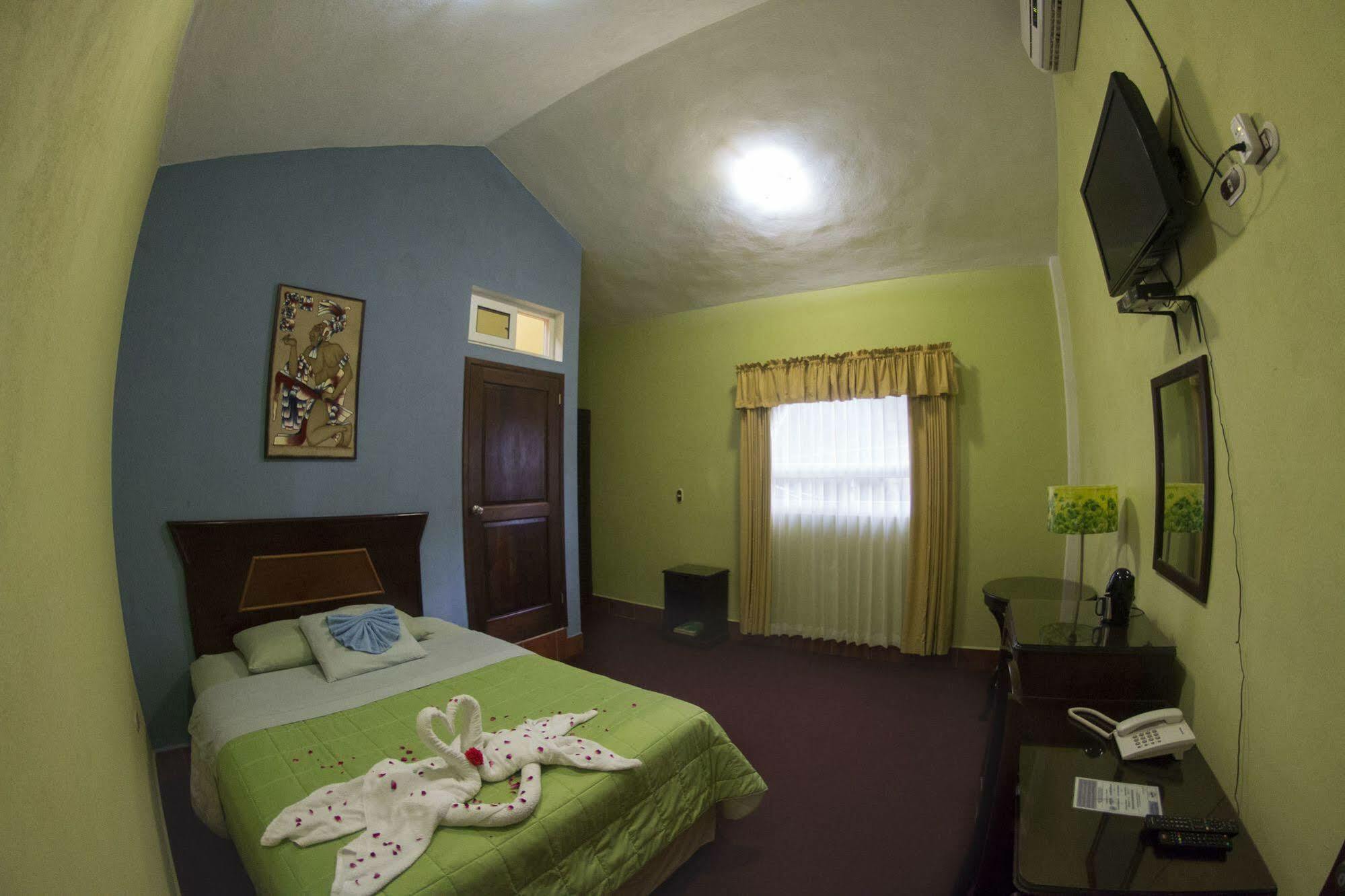 Hotel Ribiera Del Lago Peten Itza San Roman Екстериор снимка